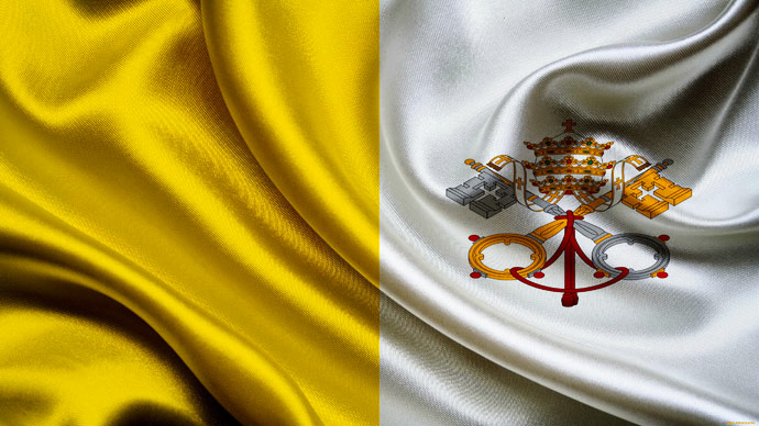 The flag of the Vatican City (pro100travel.ru).jpg